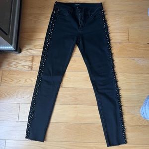 Skinny Jeans with Pearl details